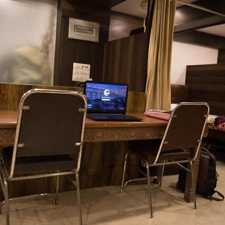 Hotel Alibaba Mumbai Exterior photo