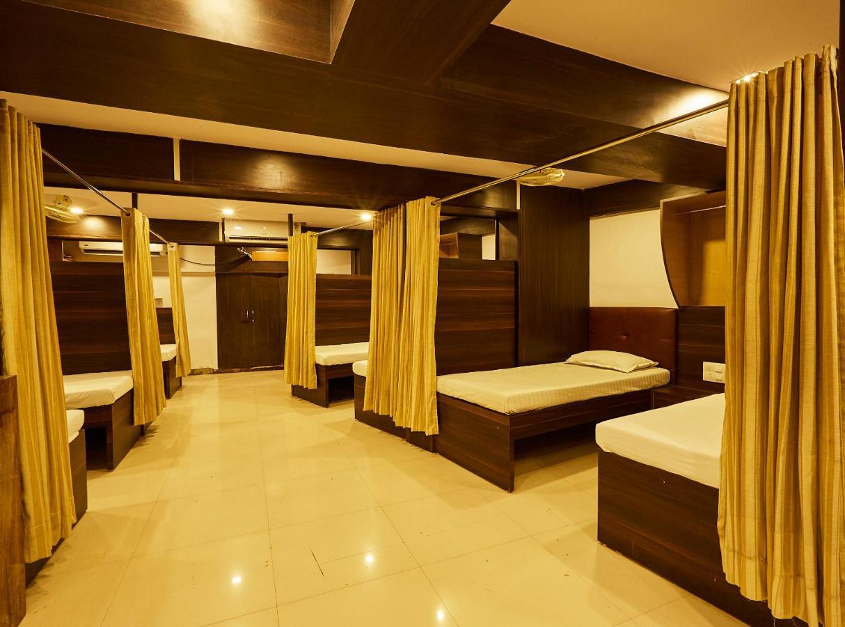 Hotel Alibaba Mumbai Exterior photo