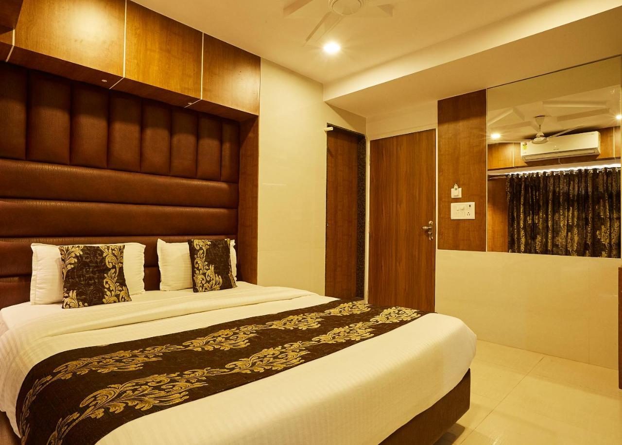 Hotel Alibaba Mumbai Exterior photo